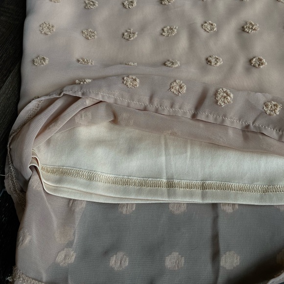 Textured Dot Design Top - Picture 3 of 4